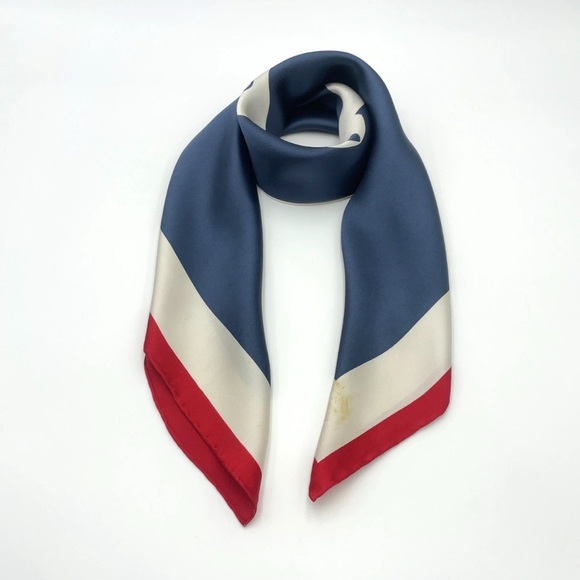 CHANEL Foulard - Red Cream Blue Gift 🎁 Ribbon 🎀 Tie Design - Picture 5 of 12